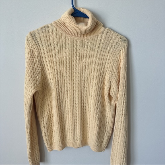 Vintage turtle neck Yellow Sweater - Picture 3 of 4